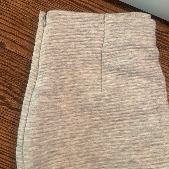 Aritzia, Wilfred free, fitted skirt, small - Picture 4 of 4